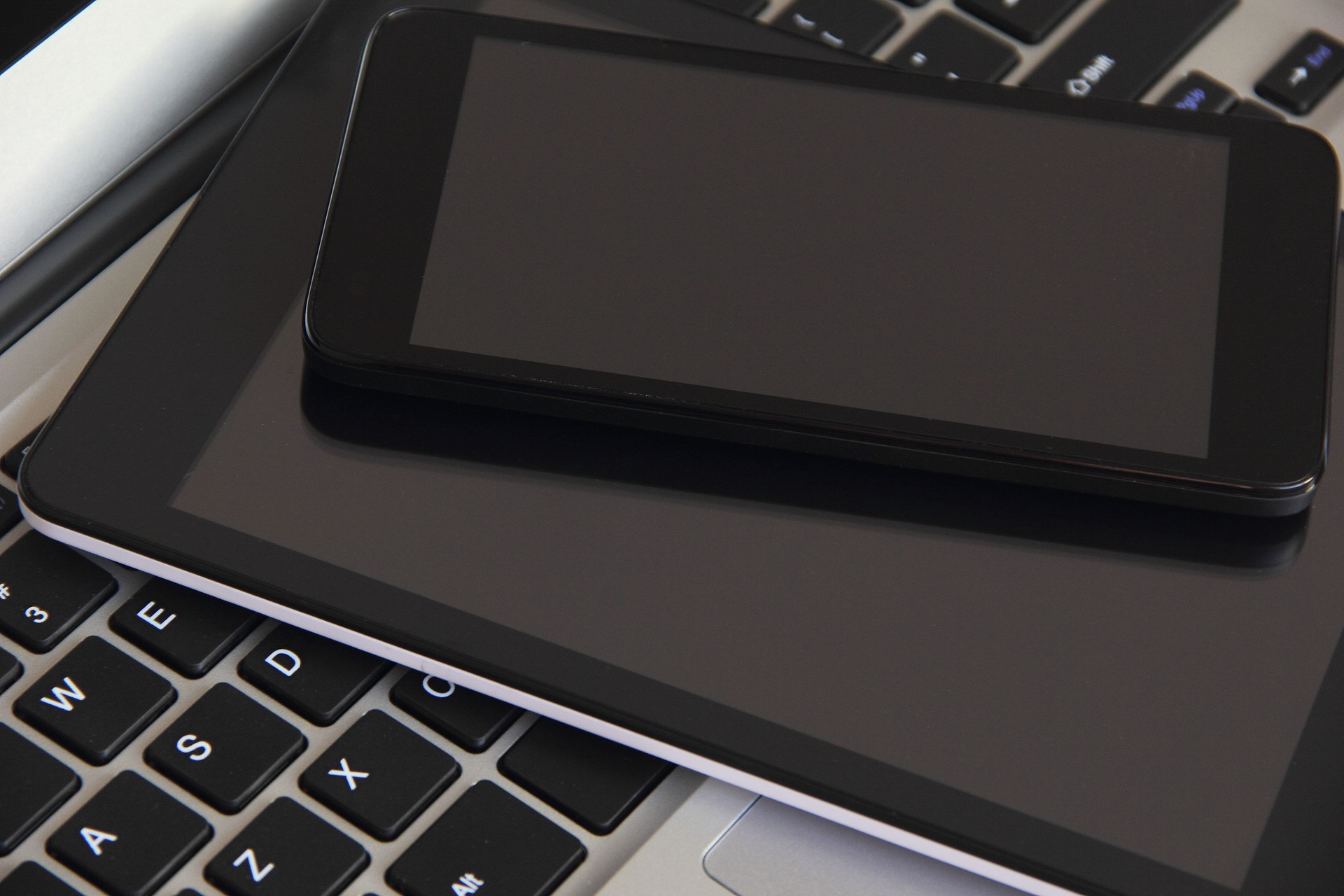 Mobile phone, tablet pc and laptop